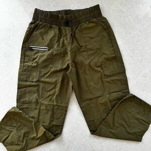 Xingpaozhe Women's Lightweight Cargo Pants with Pockets Olive Green size M  NWT